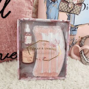 Nanette Lepore Relax and Unwind At Home SPA Experience Bath Oil Bath Pillow